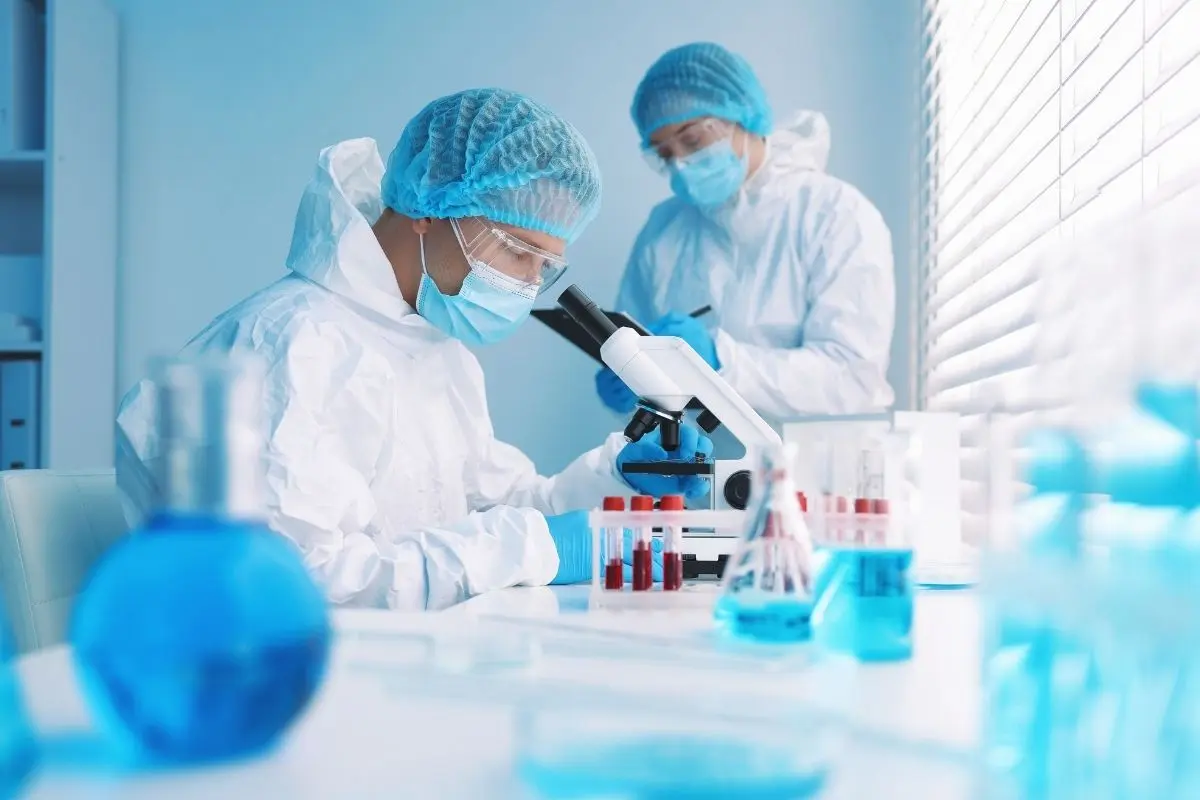 Peptydowe bioregulatory - czym różnią się od klasycznych peptydów sygnałowych badanych w laboratoriach?